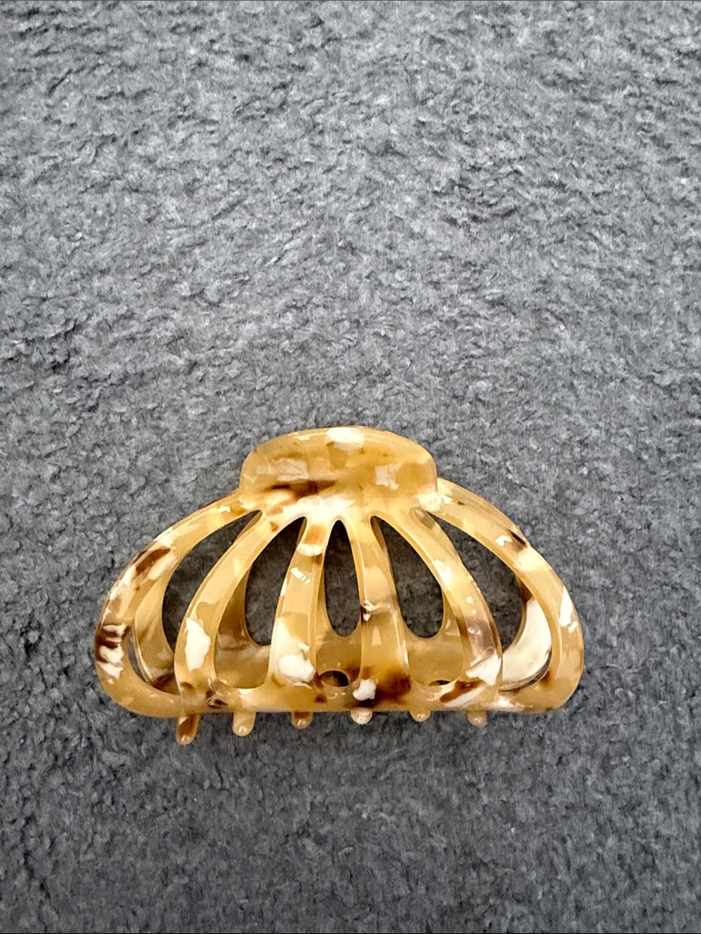 Anthropologie Marbleized Trio Hair Claw Clips — Yellow, Green, Pink-Brown - Picture 2 of 4